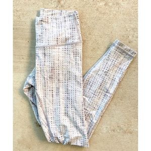 Wunder Under Lululemon leggings 28”